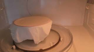 LifeHack: using a wet paper towel as a plate lid for microwave cooking