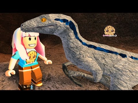 It's Blue ! Let's Play Roblox Game Jurassic World Raptor Dinosaur - Video