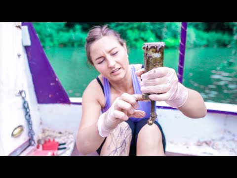 How HARD Is It to SERVICE an Old Narrowboat Engine Without Experience?