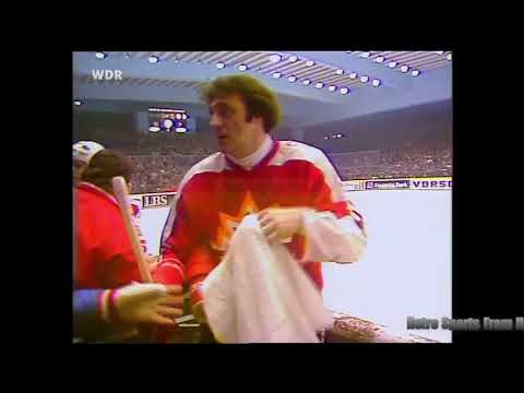 1977 - WC - Exhibition Game - Phil Esposito Reacting to West German Fans