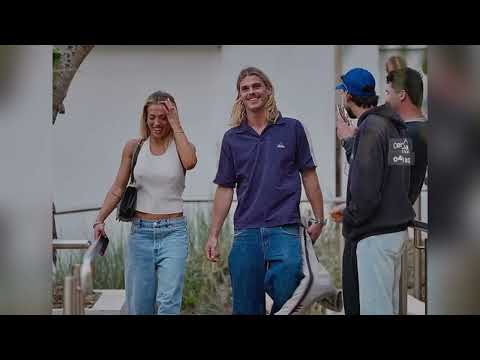 AFL Player Bailey Smith and Tammy Hembrow have been seen on a date that was anything but discreet.