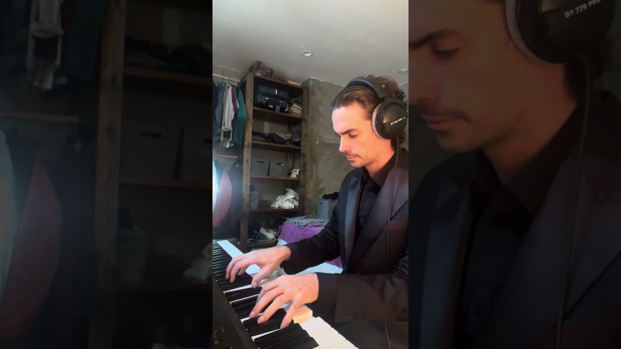 Promotional video thumbnail 2 for Solo Piano with Les