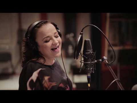 PIRKADAT: Náray Erika