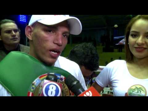 Cristofer Rosales vence a Tecuapetla en velada de Nica Boxing