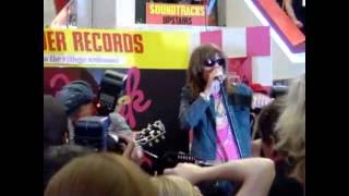 NEW YORK DOLLS - &quot;We&#39;re All In Love&quot;_&quot;Punishing World&quot; (Tower Records, NYC/7-25-06)