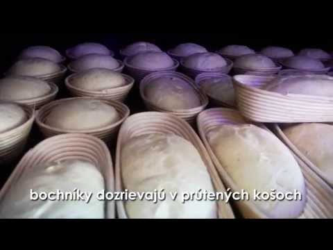 Restaurante de navio com bandeira de Bratislava - chlieb