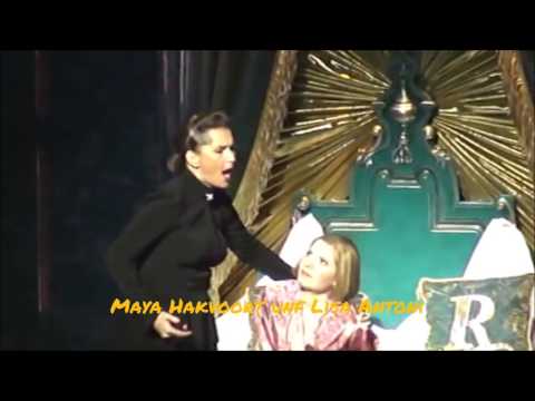 Rebecca reprise von verschiedenen Darstellern gesungen