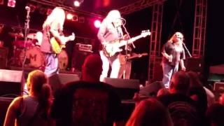 Lets work together by the Kentucky Headhunters.