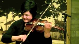 Hardanger Fiddle: Synnove S. Bjorset plays Hilme-hallingen