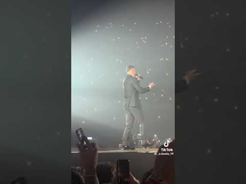 EMIS KILLA FA EMOZIONARE MILANO CON PAROLE DI GHIACCIO