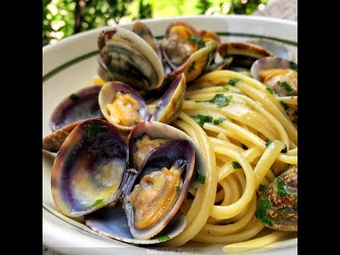 Creative Sicilians - Spaghetti with Clams, Original Recipe - Pasta with Clams