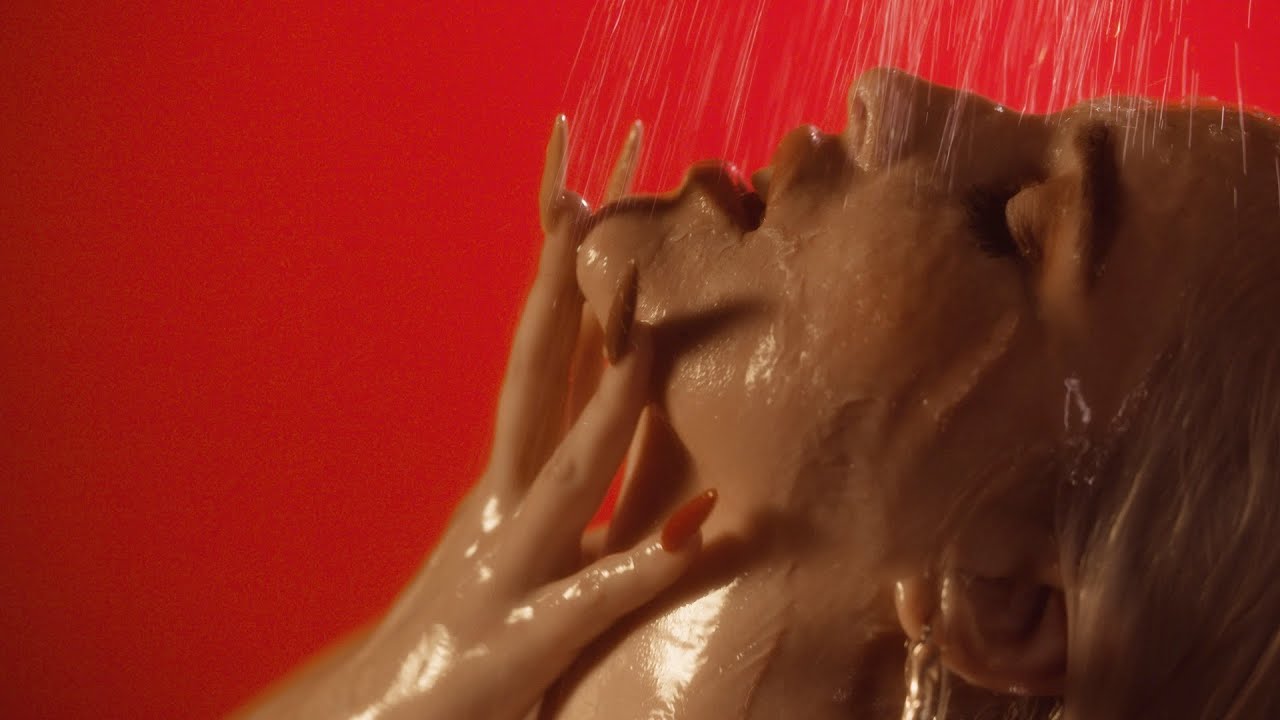 Elena Rose — La Ducha