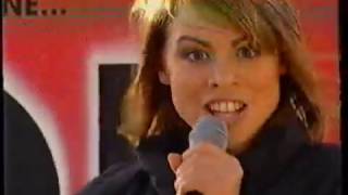 Billie - Girlfriend - TOTP