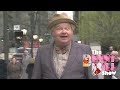 Benny Hill How To Meet Beautiful Women 1991
