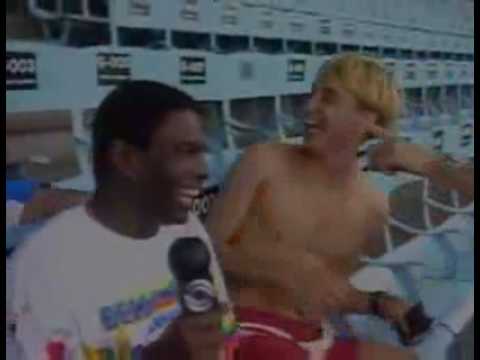 [BAÚ DO ESPORTE] - Em 1997, jogadores do Grêmio se encontram com Neguinho da Beija-Flor