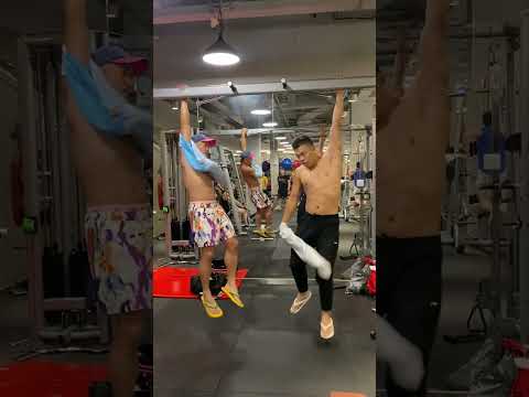 大家可以试试这个脱衣服，多多少少有一点难度！#sports #fitness #challenge