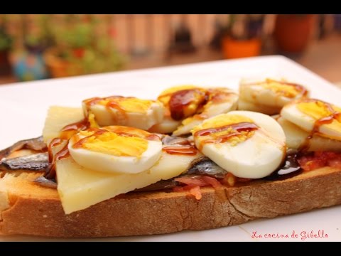 Tosta de anchoas, queso, huevos y reduccion de vinagre al Pedro Ximenez