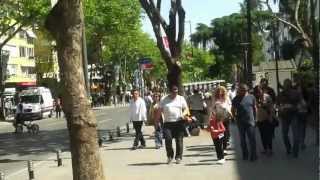 preview picture of video 'Walking on Bagdat (Baghdat) Avenue, Suadiye, Istanbul, Turkey (HD)'