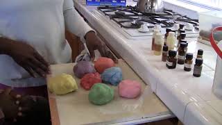 How to make colored and scented homemade playdough