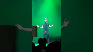 Agoney cantando &#39;Rise Like a Phoenix&#39; en Zaragoza 14/12/18