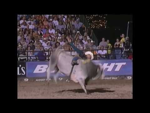 Adriano Moraes vs Little Looney - 01 PBR Laughlin (85.5 pts)