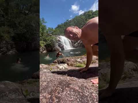 Galera na cachoeira do Santana em Paulo Lopes
