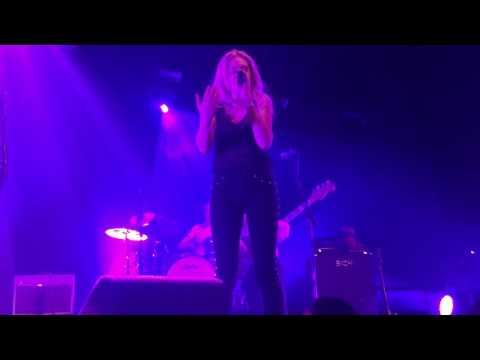 Miss Montreal (Treat you Better - Shawn Mendes cover) / Tivoli