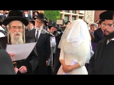 Sholom Mordechai Rubashkin And Koson Rebbe @ Bluming Chupa - 22 Sivan 5778