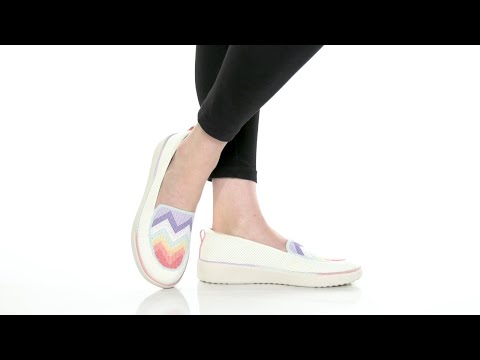 Bzees March On Moc SKU: 9859847