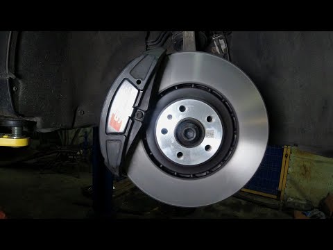 Learn how to replace front brake pads and discs - Audi SQ5