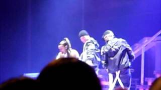 Melody Thornton - Space live O2 Dublin 1st feb 2009