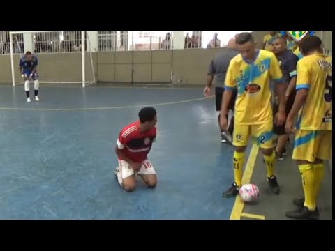 Futsal Nutshot. Brazil League. Tia Sula vs. Cruz Vermelha. 21/11/2020. Pelotazo en los huevos.