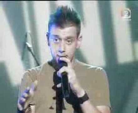 Panda - Daleč stran od ponorelega sveta v živo