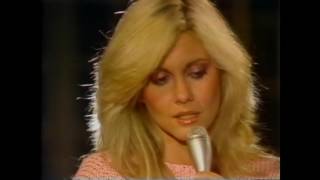 Video thumbnail of "Elton John and Olivia Newton John - Candle In The Wind - Hollywood Nights -1980"