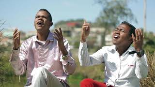 Download lagu FA IZA MOA TY ZAHONjakafitia clip officiel By Tahiana Ratefy mp3