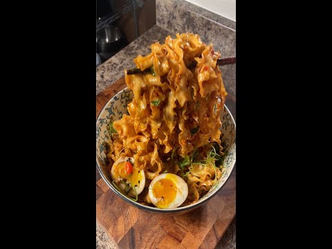 Spice Up Your Day with Chili Oil Curry Noodles