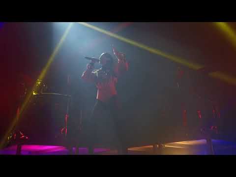 Yelle - Karaté 🥋 @ La Cigale (30/09/2021) [2160p]
