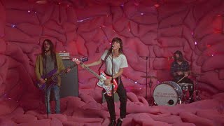 Courtney Barnett: Everybody Here Hates You