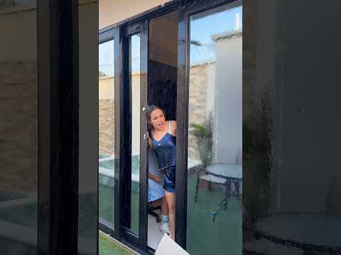 Su papá les hizo trampa para no llevarla al parque
