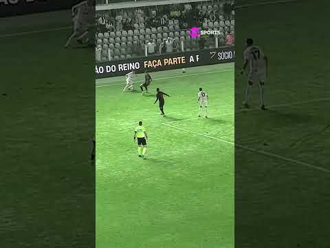 GABIGOL QUASE MARCOU UM GOLAÇO DE BICICLETA! #shorts