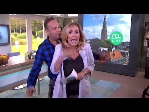Carlo jaagt Angela de stuipen op het lijf - RTL LIVE