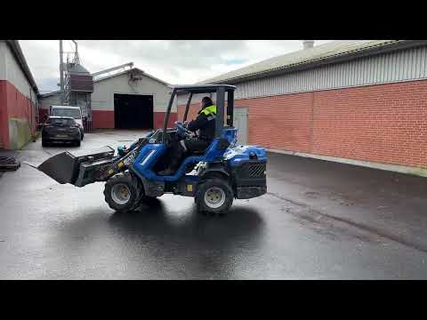 Video: Multione 7.3S minilæsser med skovl og pallegafler 1