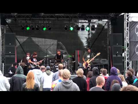 Isetta Drive - Hauptsache Mir Geht's Gut (Live/SoundAttack Festival 2011)