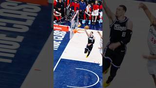 Zach Lavine awareness 🥶 full court with no dribble #nba