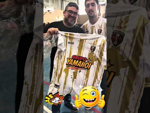 PREFEITO DE JUQUITIBA WILHIANS SOARES RECEBE A CAMISA DO MEIO COPO DO BARNABÉS DAS MÃOS DO YURI