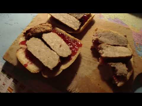 MongoTV_11956 - Min Natmad - Luksus TOASTBRØD Med FRIKADELLE og TYTTEBÆR SYLTETØJ