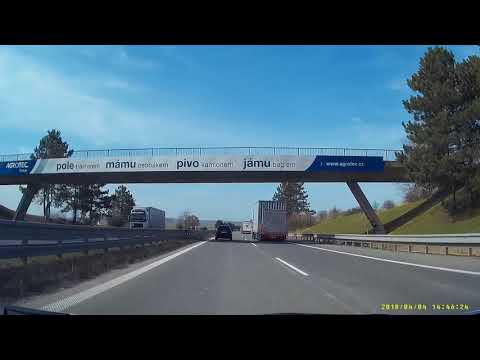 Bezmozek. Dálnice  D2 a předjíždění zprava - Slovenská SPZ: TS-27280