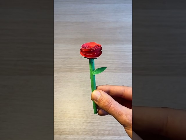 Vídeo relacionado con Rosa madera personalizable, Rosa San Valentín, Sant Jordi, La Bella y la Bestia. Regalo San Valentin personalizado. Dia de la Madre, Regalo Madre.Rosa eterna de acero inoxidable.Rosa madera Sant Jordi