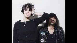 Crystal Castles - Suffocation