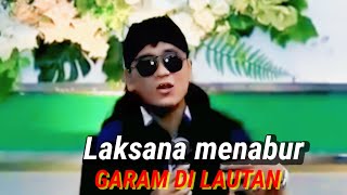 Download lagu GUS MIFTAH NGAJI DI PONPES. TEBU IRENG NJOMBANG JATIM LUCU mp3